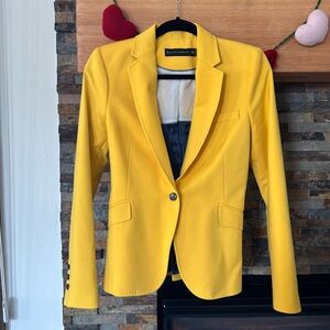 Beautiful Zara Fitted Blazer 💛